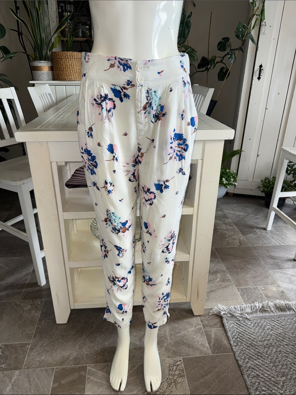 Zara Trafaluc White Floral High-Waist Tie-Ankle Pants size sm rayon